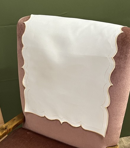 Six plain cream scalloped - six,